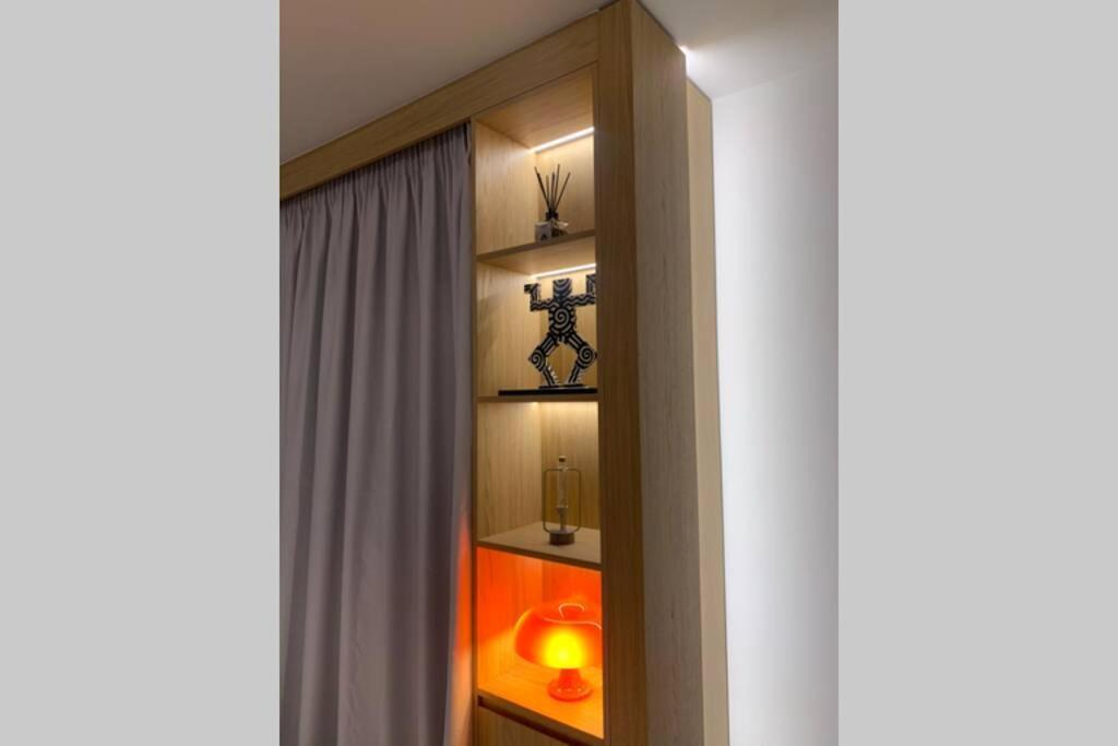 Gray Studio Athens Luaran gambar