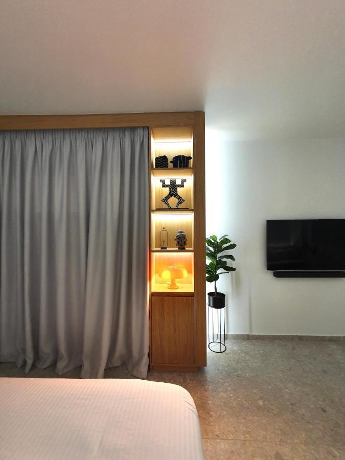 Gray Studio Athens Luaran gambar